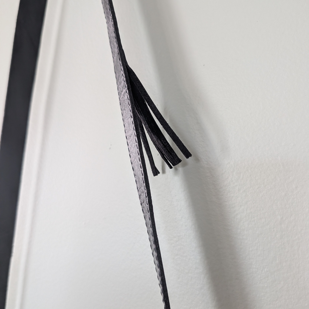 Leather Crossbody Bag in Brown - Classic Everyday Style - Picture 5 of 9